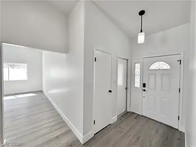 401 Holcomb Circle 