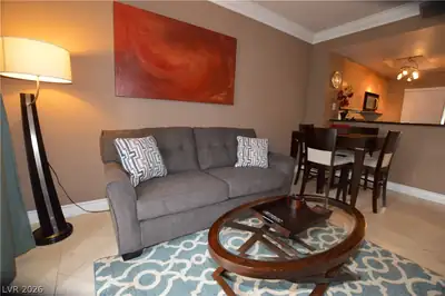270 FLAMINGO Road 207 Living Room