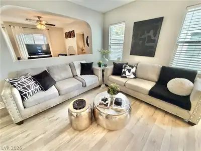 399 CENTER GREEN Drive Living Room