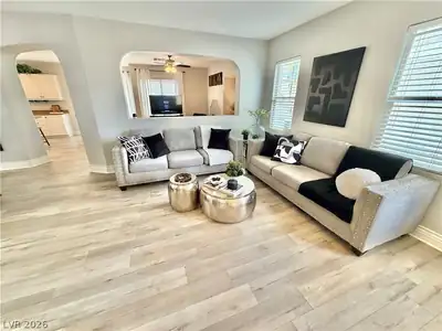 399 CENTER GREEN Drive Living Room