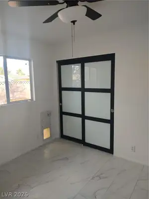 2005 East Oakey Boulevard Bedroom