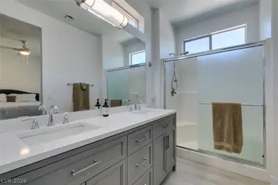 2162 Tiger Links Drive Primary Bathroom