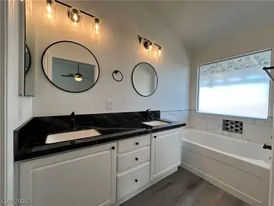 218 Black Eagle Avenue Primary Bathroom