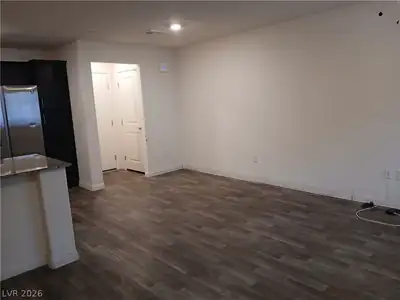 6811 Alpine White Court Living Room