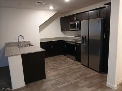 6811 Alpine White Court Kitchen