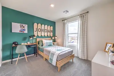 1075 Saffron Toucan Lane Bedroom