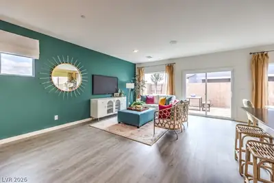 1075 Saffron Toucan Lane Living Room