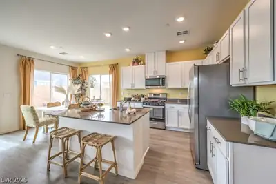 1075 Saffron Toucan Lane Kitchen