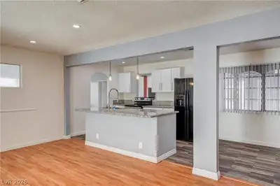 5724 Idle Avenue Kitchen