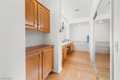 9432 Elmbrook Court Primary Bathroom