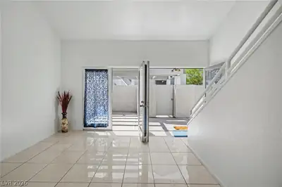 5549 Orchard Lane Entrance Foyer