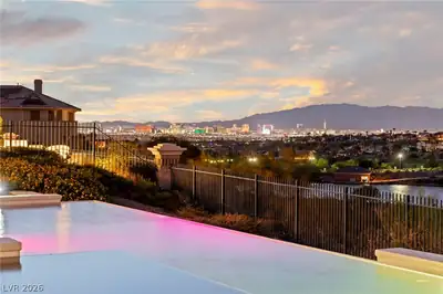 1358 Opal Valley Street Pool