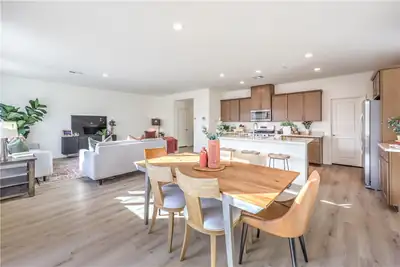 909 Kassie Lake Way Dining Area