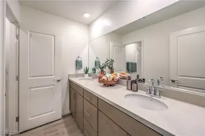 909 Kassie Lake Way Bathroom