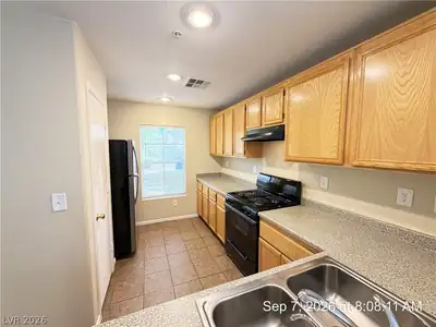 7337 Ribbon Ridge Avenue Kitchen