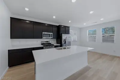 1752 Strada Nathan Kitchen