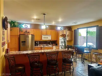 3505 Auburn Shadow Street Kitchen