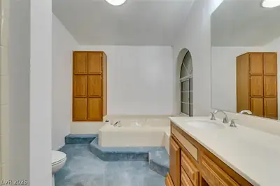 579 Lake Huron Lane Primary Bathroom