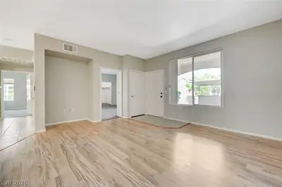 1401 North Michael Way 123 Entrance Foyer
