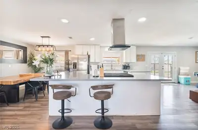 6159 Brynhurst Drive Kitchen