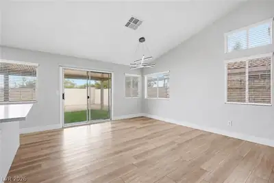 113 Tamarack Drive Dining Area