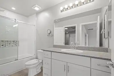 7305 Halo Falls Street Unit 1 Primary Bathroom