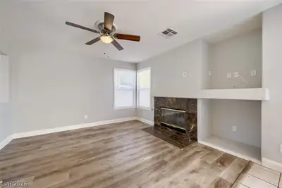 1915 Giant Rock Place Living Room