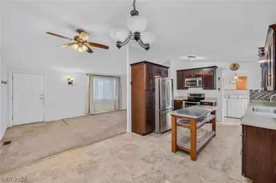 51 Russell Kitchen