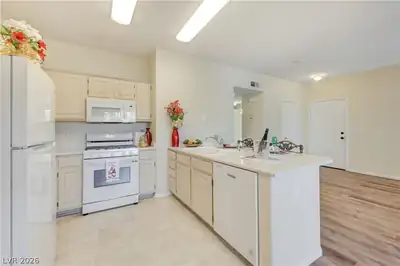 855 North Stephanie Street 2711 Kitchen