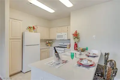 855 North Stephanie Street 2711 Kitchen