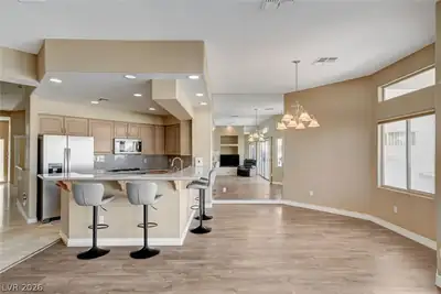 312 Venice Lane Dining Area
