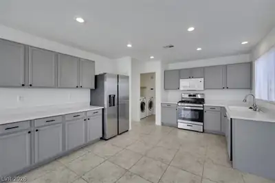 3244 Little Stream Street Kitchen