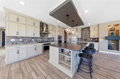 6044 Andezano Drive Kitchen