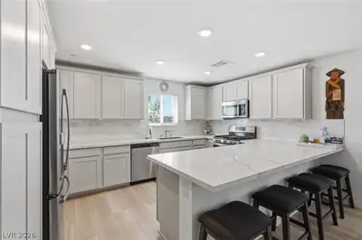 6138 Foxes Dale Street Kitchen
