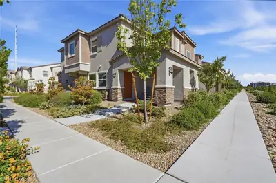 6138 Foxes Dale Street Las Vegas, NV 89166