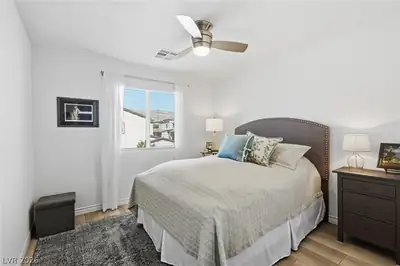 6138 Foxes Dale Street Bedroom