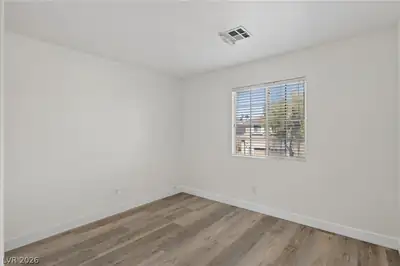 9511 Spring Blush Avenue Bedroom
