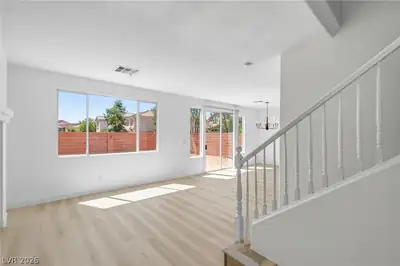 9511 Spring Blush Avenue Entry
