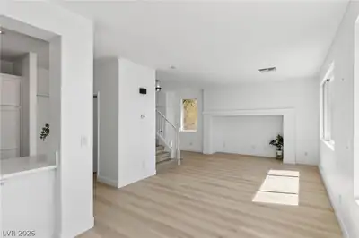 9511 Spring Blush Avenue Living Room