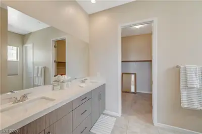 10124 Meandering Dell Avenue, Las Vegas, NV 89166 Primary Bathroom