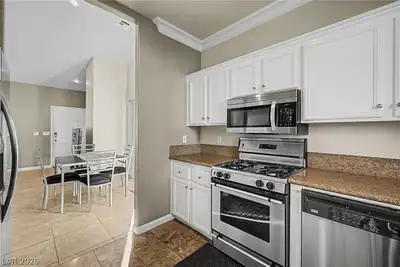 1430 Summer Glow Avenue Kitchen