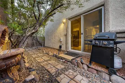 1430 Summer Glow Avenue Patio