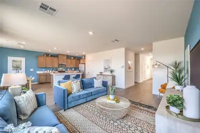 570 IVORY PEACOCK Avenue Living Room