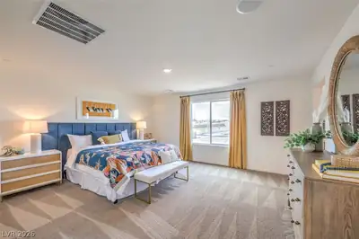 570 IVORY PEACOCK Avenue Primary Bedroom