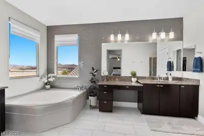 10334 Mopan Road, Las Vegas, NV 89178 Primary Bathroom