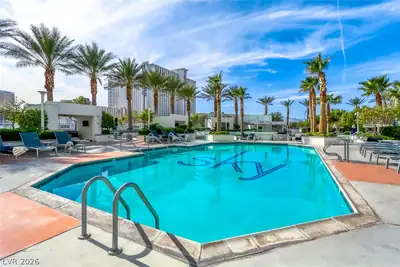 2700 Las Vegas Boulevard 1501 Pool