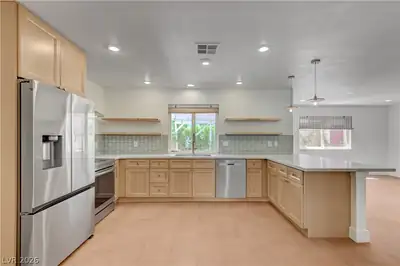 3507 La Paloma Avenue, Las Vegas, NV 89121 Kitchen
