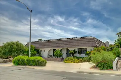 3507 La Paloma Avenue Front of Structure