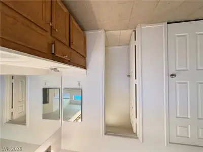 5872 Sakhalin Avenue Primary Bathroom