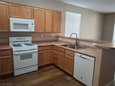 4002 Champagne Wood Drive, North Las Vegas, NV 89031 Kitchen